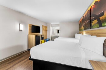 Room, 2 Queen Beds, Non Smoking