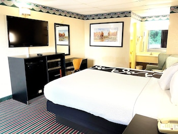 Standard Room, 1 King Bed, Smoking