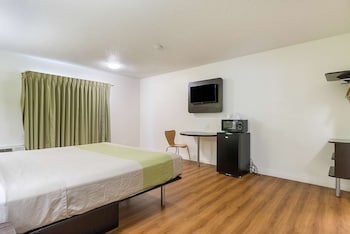 Standard Room, 1 King Bed, Non Smoking, Refrigerator & Microwave