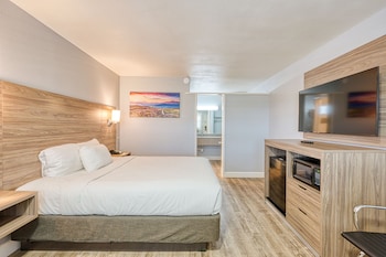 Standard Room, 1 Queen Bed