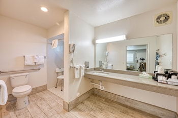Standard Room, 2 Queen Beds, Accessible