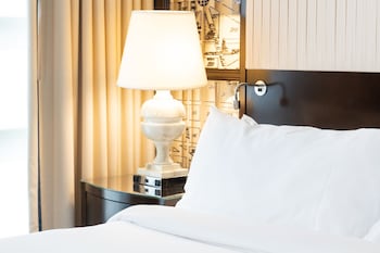 Room, 1 King Bed, Accessible (ADA Tub)