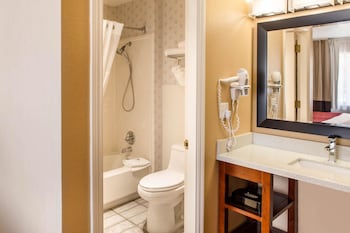Suite, 1 King Bed, Non Smoking