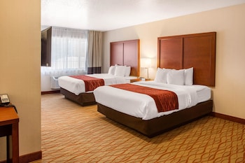 Deluxe Room, Multiple Beds, Non Smoking