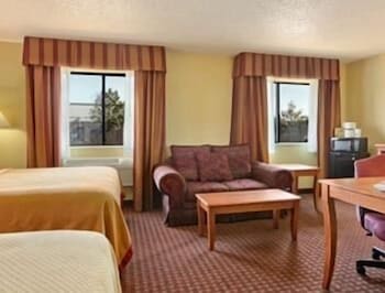 Suite, 2 Queen Beds, Non Smoking
