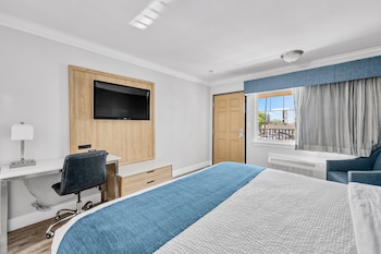 Standard Room, 1 King Bed