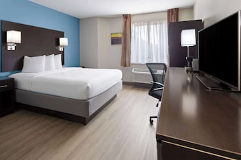 Room, 1 Queen Bed, Non Smoking (Mobility)
