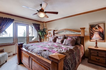 Condo, 2 Bedrooms