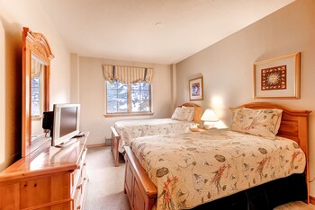 Condo, 3 Bedrooms