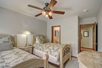 Condo, 4 Bedrooms