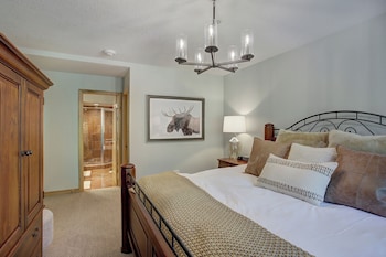 Premier Condo, 4 Bedrooms