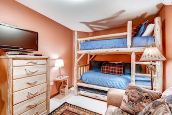 Condo, 2 Bedrooms