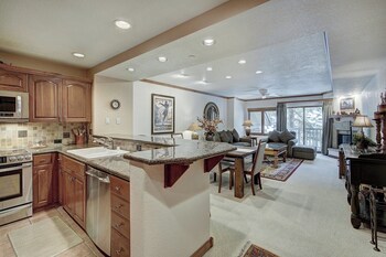 Condo, 2 Bedrooms