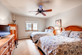 Condo, 2 Bedrooms (Plus Den or Loft)