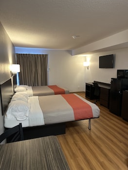 Deluxe Room, 2 Queen Beds, Non Smoking, Kitchen