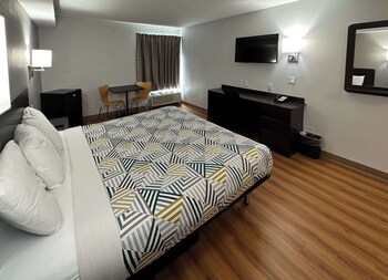 Deluxe Room, 1 King Bed, Non Smoking