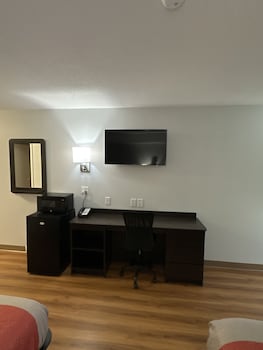 Deluxe Room, 2 Queen Beds, Non Smoking, Refrigerator & Microwave