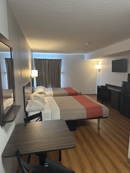Deluxe Room, 2 Queen Beds, Non Smoking, Kitchen