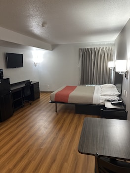 Deluxe Room, 1 Queen Bed, Non Smoking, Kitchen