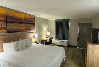 Deluxe Room, 1 King Bed, Non Smoking