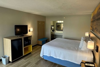 Deluxe Room, 1 King Bed, Non Smoking