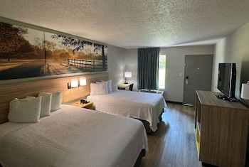 Room, 2 Double Beds, Accessible, Non Smoking (Mobility,Hearing,Roll-In Shower)
