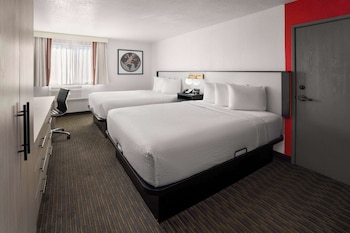 Room, 2 Queen Beds, Accessible, Non Smoking