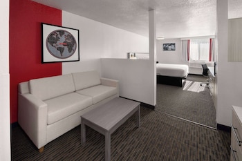 Studio, 1 King Bed, Non Smoking