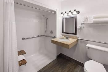 Room, 2 Queen Beds, Accessible, Non Smoking
