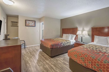 Standard Room, 2 Queen Beds, Non Smoking