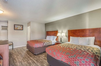 Standard Room, 2 Queen Beds, Non Smoking