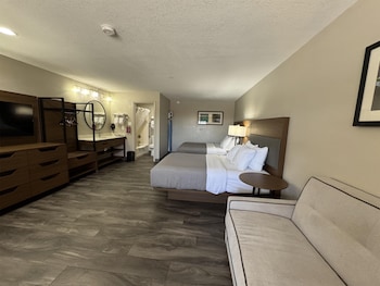 Suite, 2 Queen Beds, Non Smoking, Refrigerator & Microwave (with Sofabed)