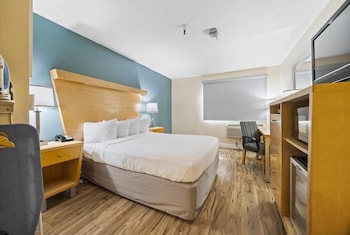 Standard Room, 1 Queen Bed