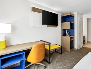 Standard Room, 2 Queen Beds, Non Smoking