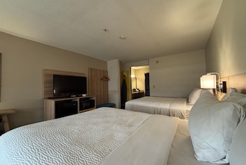 Room, 2 Queen Beds, Non Smoking