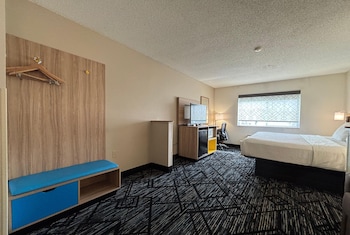 Suite, 1 King Bed, Non Smoking