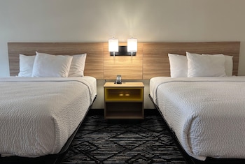 Deluxe Room, 2 Queen Beds, Non Smoking
