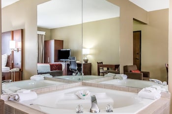 Suite, 1 King Bed, Non Smoking