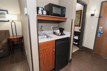 Suite, 1 King Bed, Non Smoking
