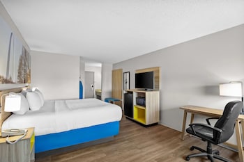 Standard Room, 1 King Bed