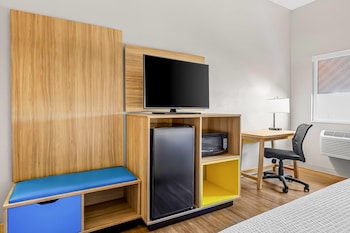 Standard Room, 1 King Bed, Accessible