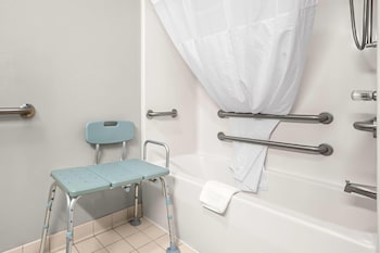 Standard Room, 1 King Bed, Accessible
