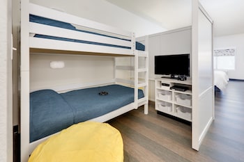 Suite, Multiple Beds