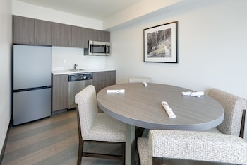Suite, 1 King Bed with Sofa bed, Accessible (Communication)
