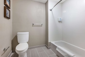 Comfort Room, 1 King Bed, Non Smoking