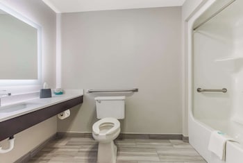 Suite, 1 Queen Bed, Accessible, Non Smoking (Efficiency)