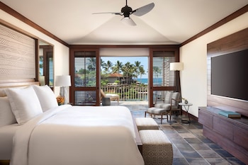 Deluxe Room, 1 King Bed with Sofa bed, Ocean View