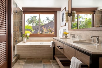 Prime Ocean-View Room, 1 King + sofabed