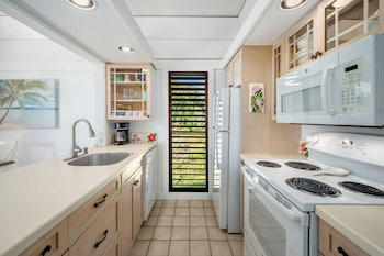 Royal Condo, 1 Bedroom Garden View (Unit 307, 1 Bath)