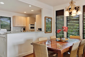 Condo, 2 Bedrooms, Garden View